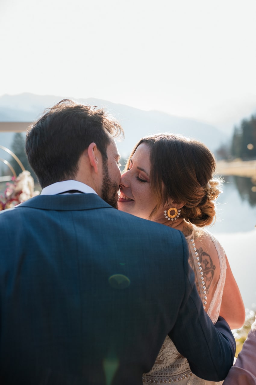 Couple in the shore of Annecy Lake