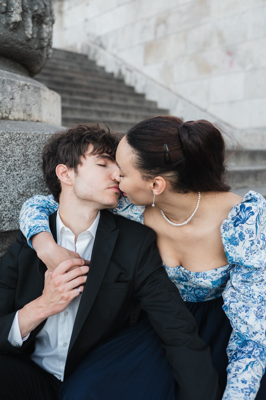 Couple sur la place de la concorde