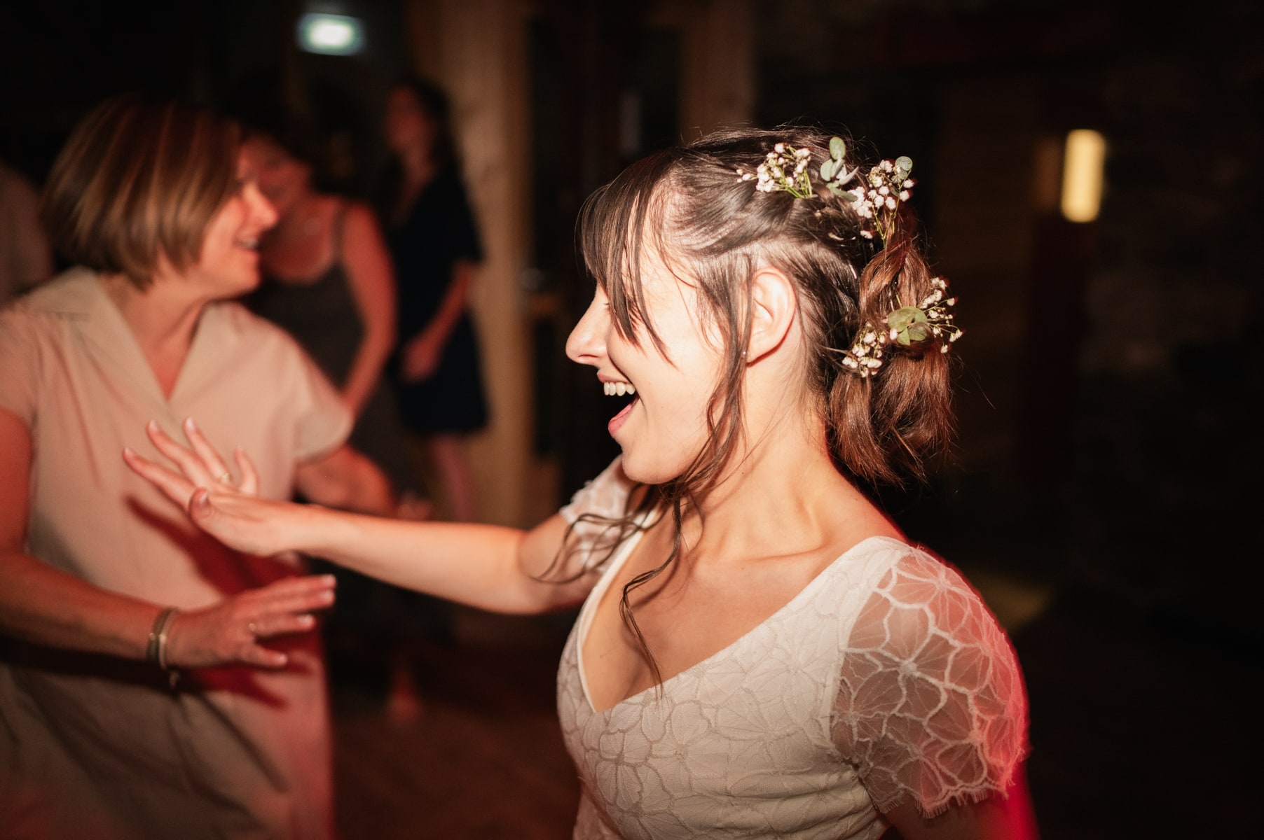 Mariée qui danse