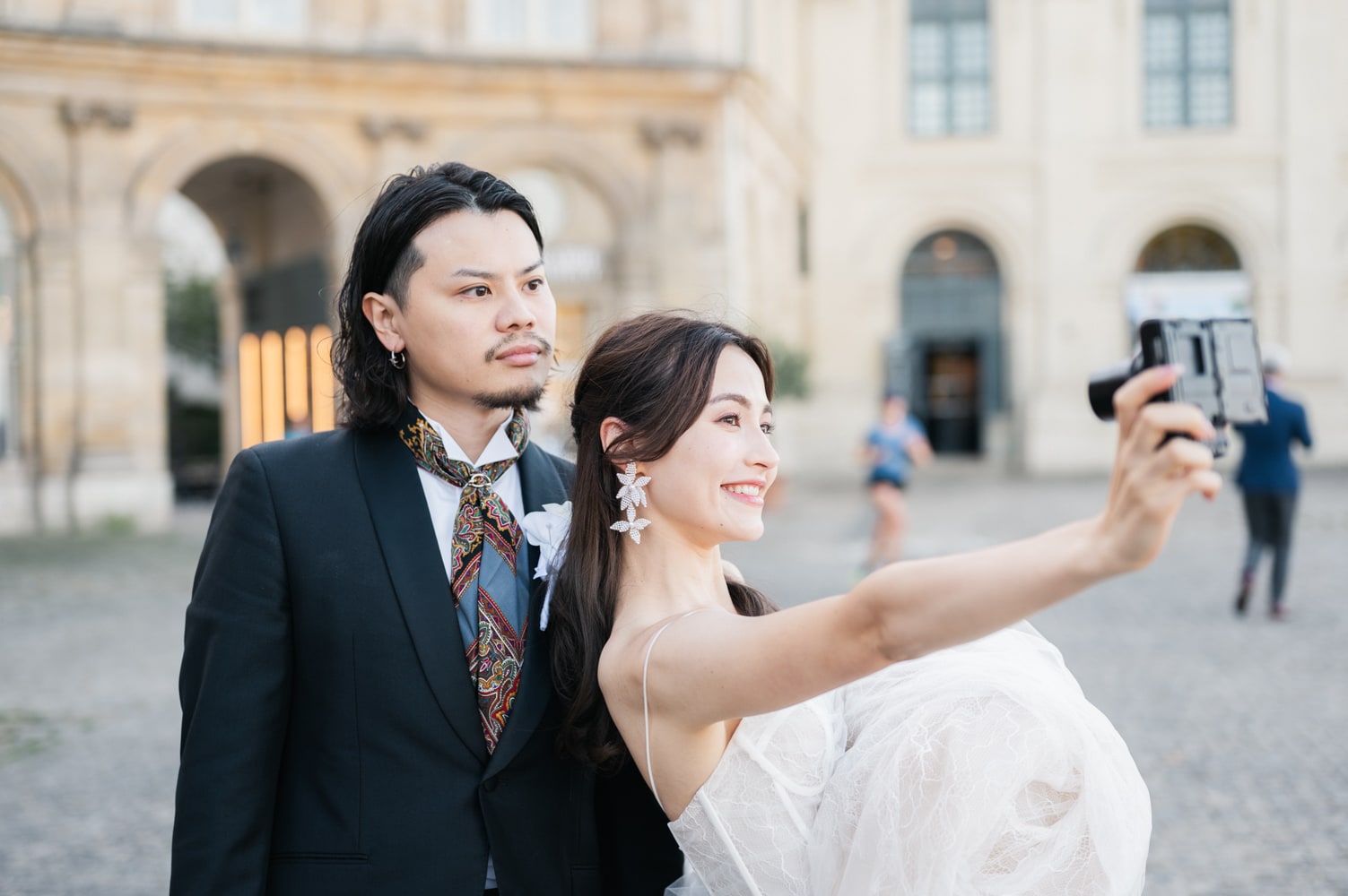 Séance photo couple à Paris rive gauche